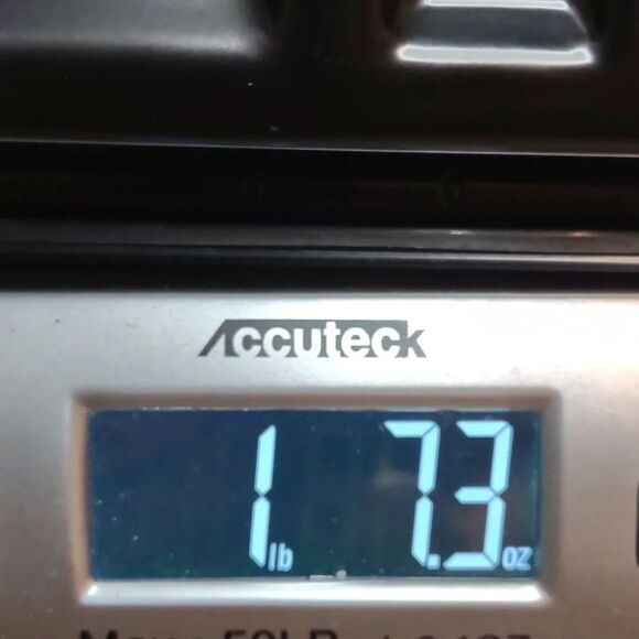 Hole Punch with Padded Handle, 11 Sheet Capacity, Black Adjustable 2-3 - Picture 13 of 13